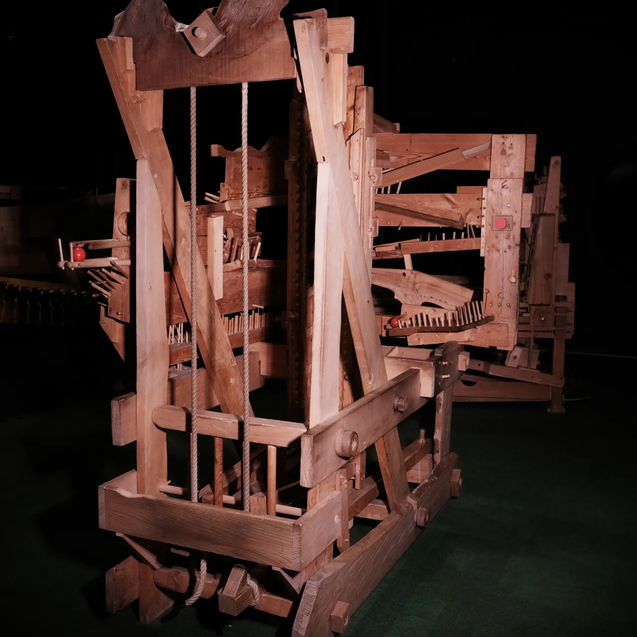 10832 Holzmaschine G Detail 1