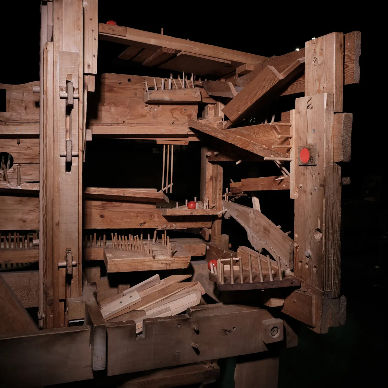 10832 Holzmaschine G Detail 2