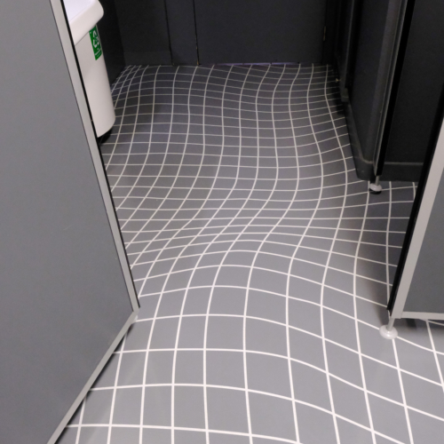 11887 Unsicherer Boden Damen 1 OG T1 Haupt